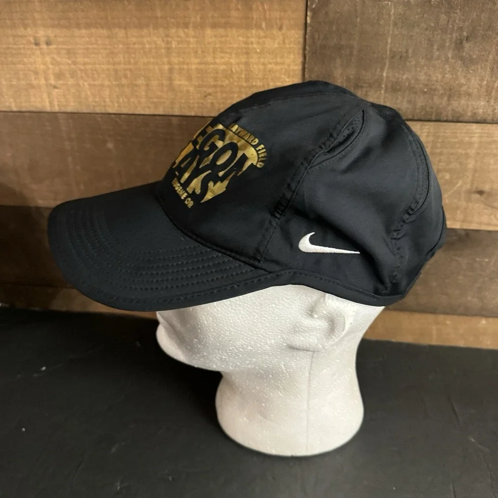 Oregon Relays Nike Hat, Hayward‎ Field, Eugene Dri-Fit Featherlight Running